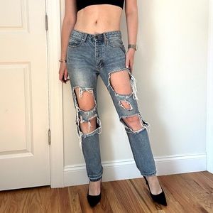 Extremely Distresses Moms Jeans